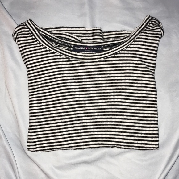 Brandy Melville tee - Picture 1 of 1